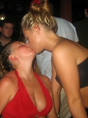 girls kissing megamix 21
